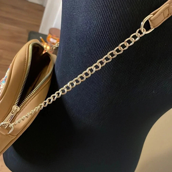 Crossi crossbody multicolor EUC - Picture 3 of 4